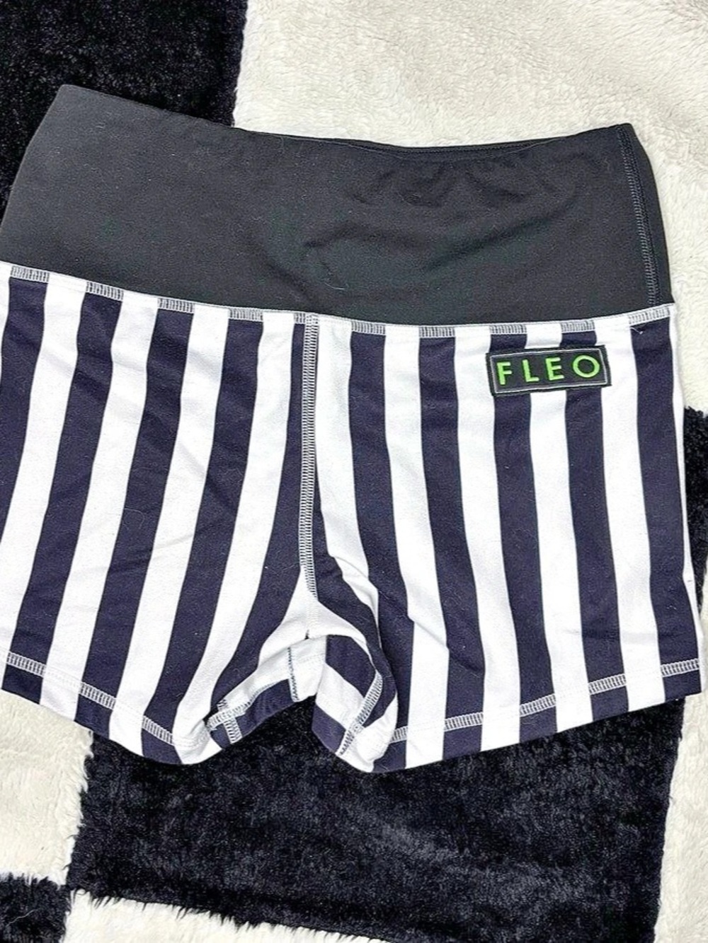 FLEO Beetlejuice High Rise High-Rise Athletic shorts size small